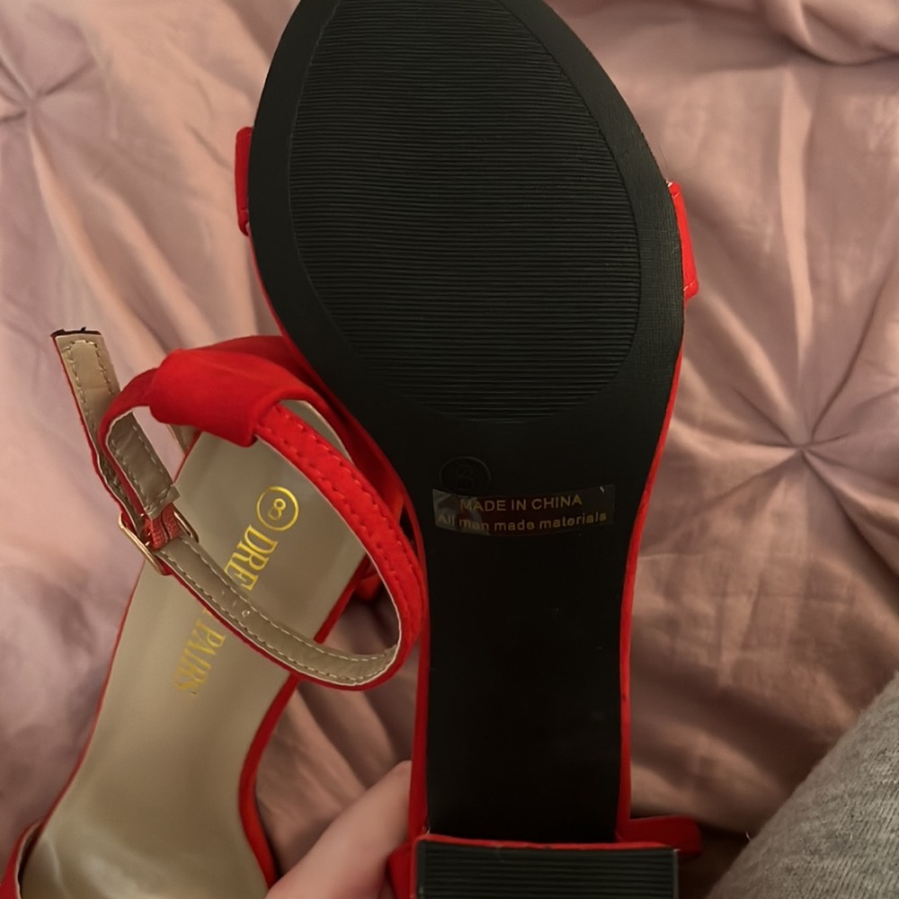 Red heels - Picture 5 of 6